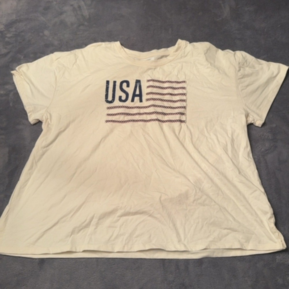 Maurices T-Shirt Women XXL White USA Graphic Crew Neck Casual